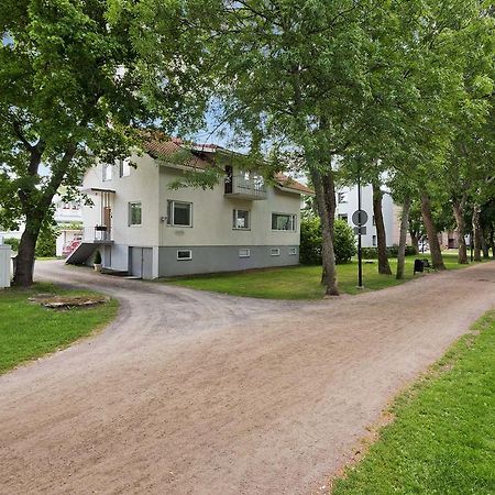 Majoitushuoneisto Tuomipuisto Apartment Наантали Екстериор снимка