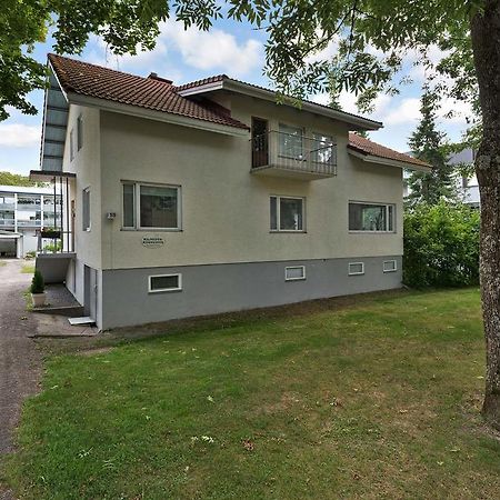 Majoitushuoneisto Tuomipuisto Apartment Наантали Екстериор снимка