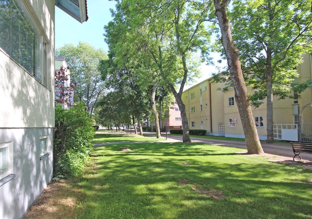 Majoitushuoneisto Tuomipuisto Apartment Наантали Екстериор снимка