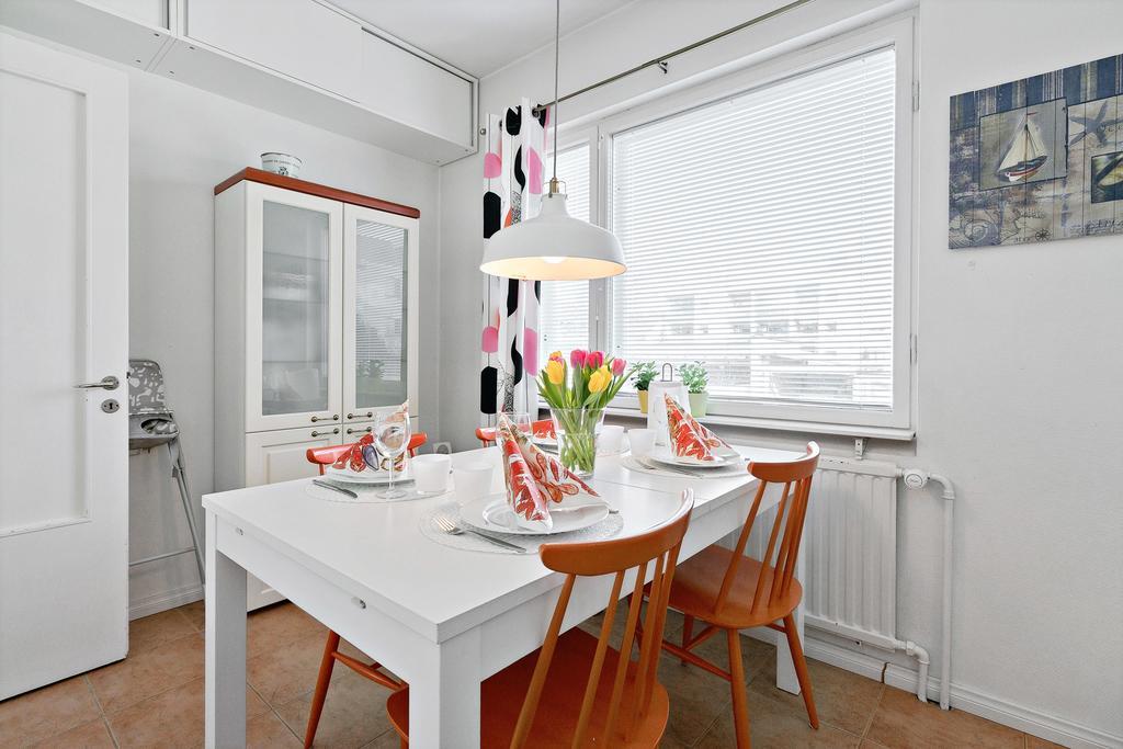 Majoitushuoneisto Tuomipuisto Apartment Наантали Екстериор снимка
