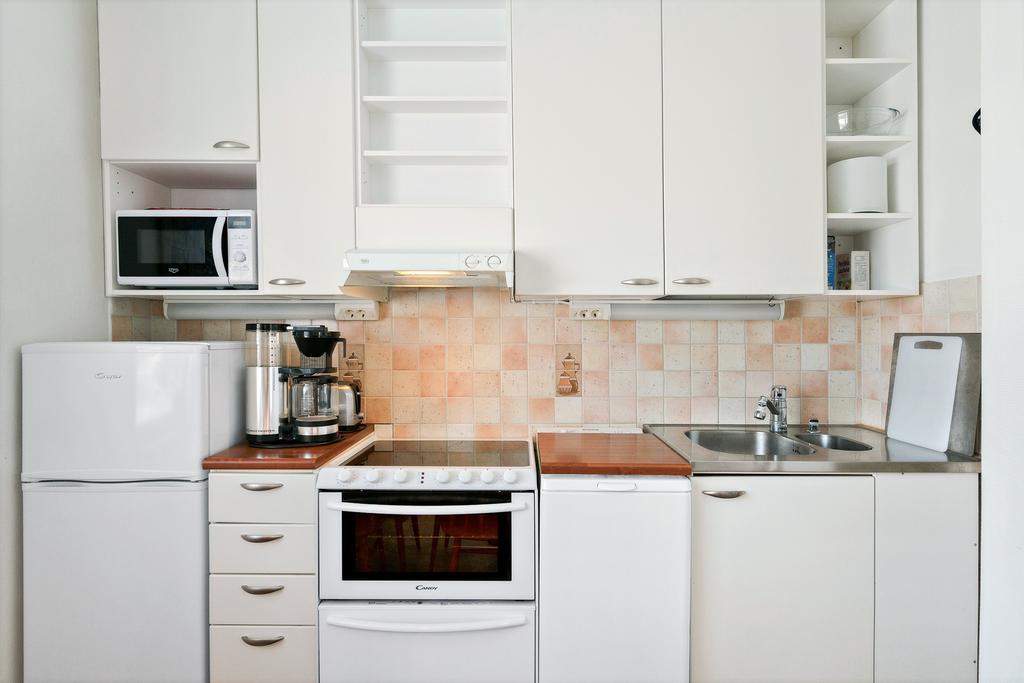 Majoitushuoneisto Tuomipuisto Apartment Наантали Екстериор снимка