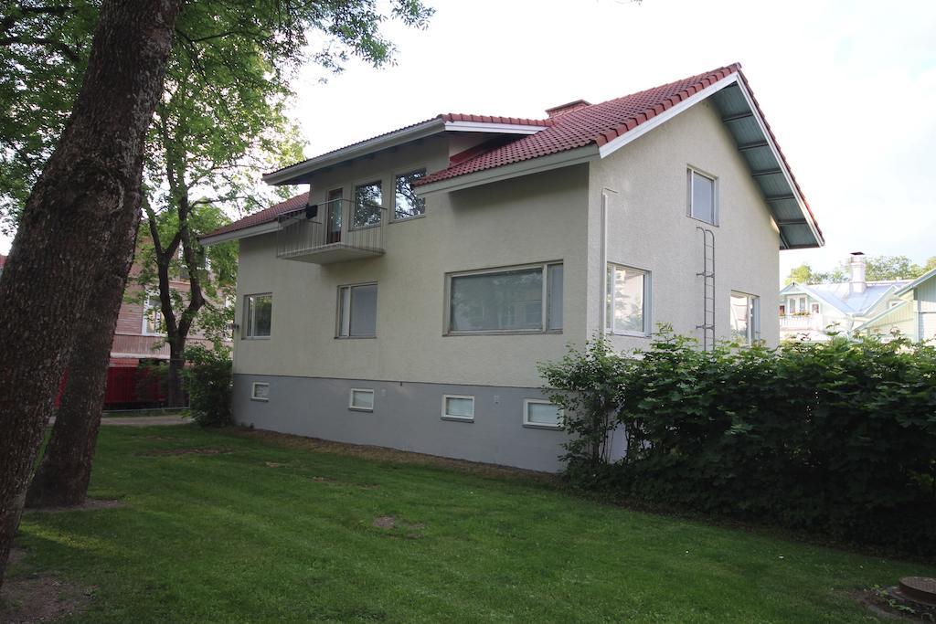 Majoitushuoneisto Tuomipuisto Apartment Наантали Екстериор снимка