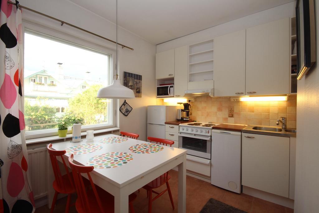 Majoitushuoneisto Tuomipuisto Apartment Наантали Стая снимка