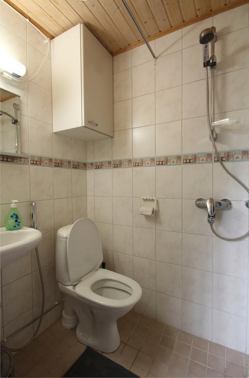 Majoitushuoneisto Tuomipuisto Apartment Наантали Стая снимка