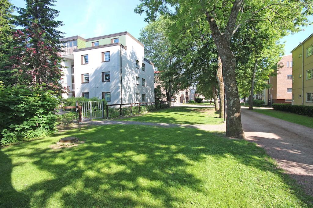 Majoitushuoneisto Tuomipuisto Apartment Наантали Екстериор снимка