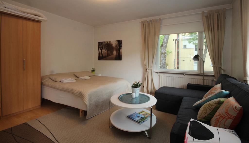 Majoitushuoneisto Tuomipuisto Apartment Наантали Стая снимка